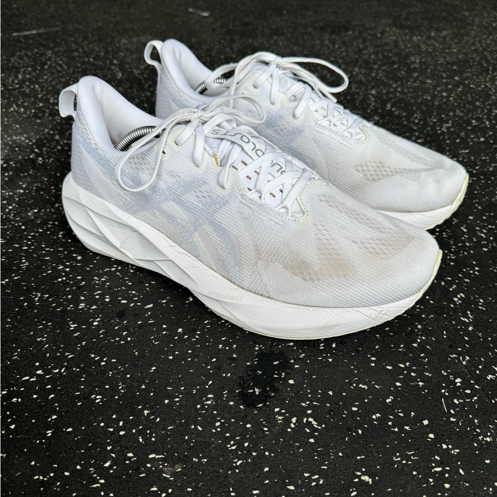 ASICS Novablast 5 - Size 12